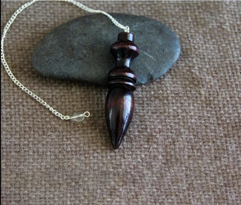 Péndulo de madera natural para adivinación y radiestesia Karnak egipcio con colgante de madera, cadena de chakras para curación espiritual